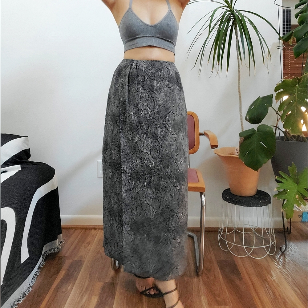 SKIRT SET - Picture 2 of 9